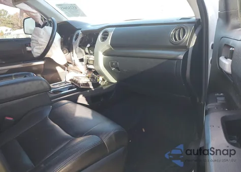 2017 Toyota Tundra Sr5 5.7L V8 z USA, uszkodzony, nr VIN 5TFDY5F15HX630932